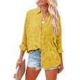 thumbnail image 1 of Blusa amarilla de encaje con cuello vuelto, botones de un solo pecho y corte holgado. Perfecta para usar en la oficina. Talla XL., 1 of 7