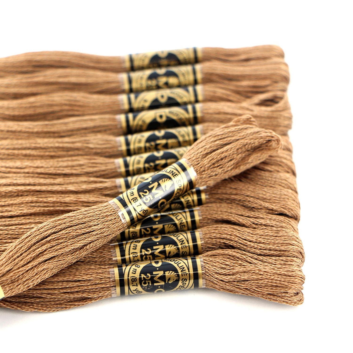 DMC Coton à broder 6 brins 8m brun