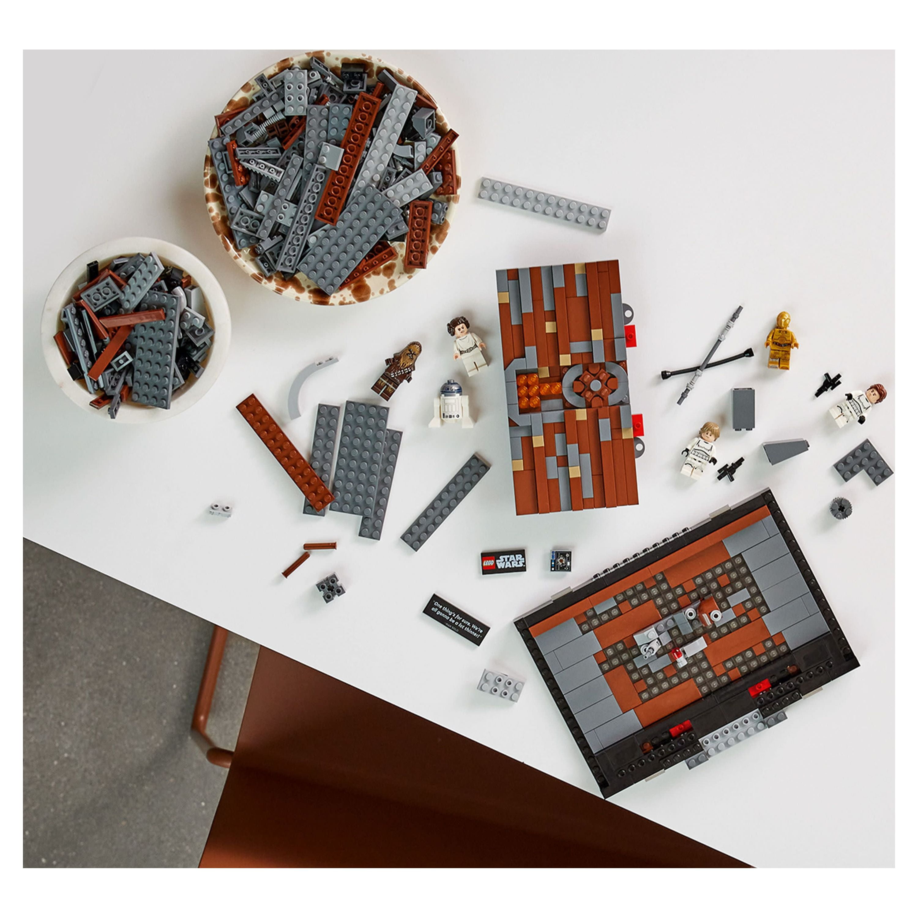 LEGO Star Wars Death Star Trash Compactor Diorama 75339 Building Kit (802  Pcs) : : Toys & Games