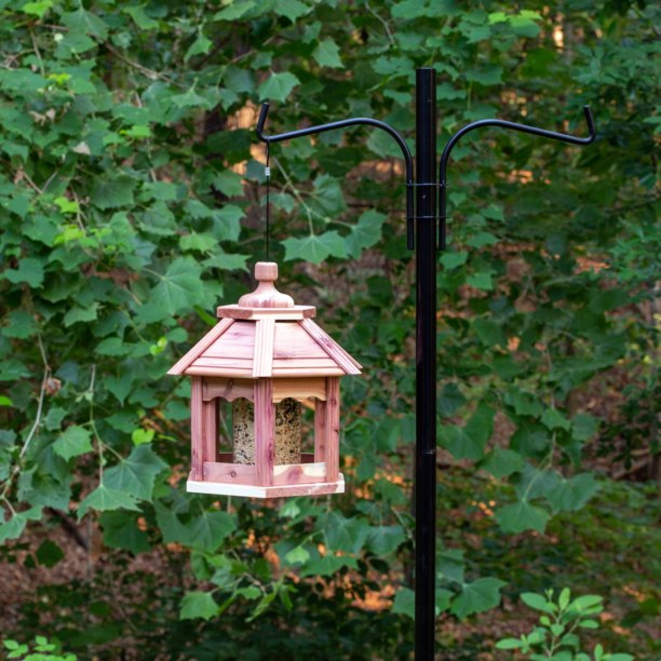 Pennington Cedar Gazebo Wild Bird Feeder, 3 lbs Capacity
