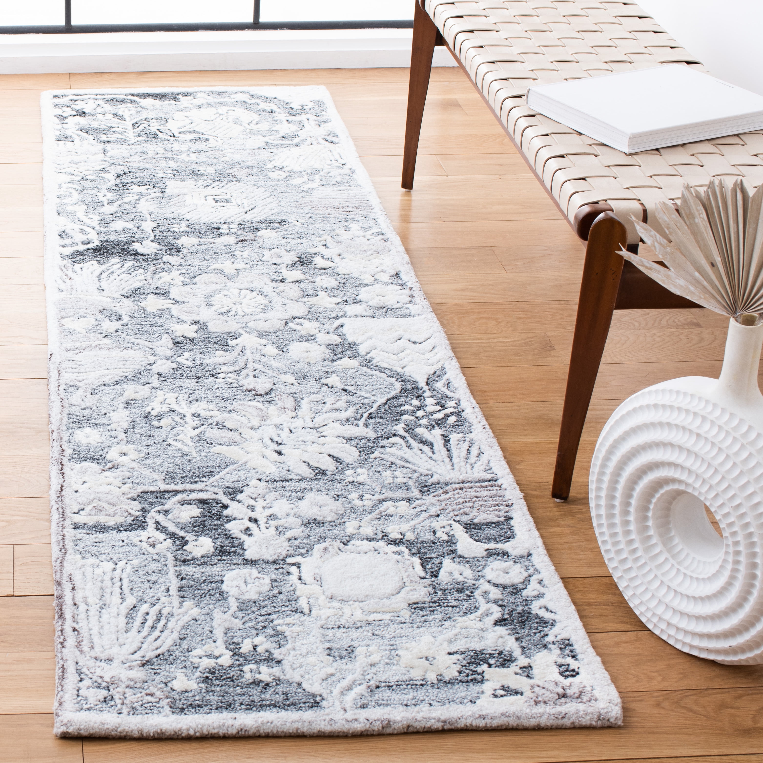 SAFAVIEH Glamour Quinten Floral Runner Rug, Grey/Ivory, 2'3" x 8'