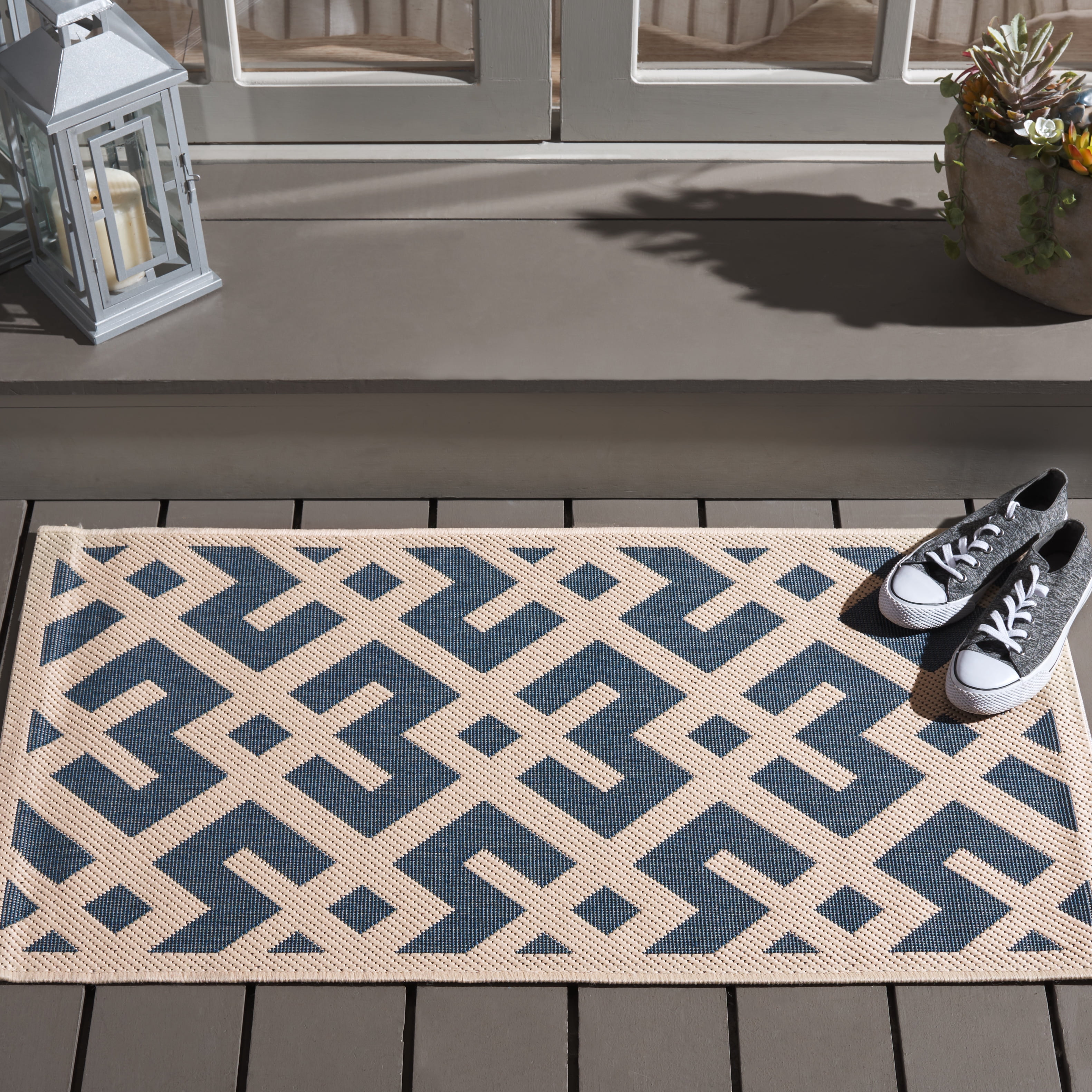 Safavieh Courtyard Alvin Geometric Indoor/Outdoor Area Rug, Blue/Bone, 2' x 3'7"