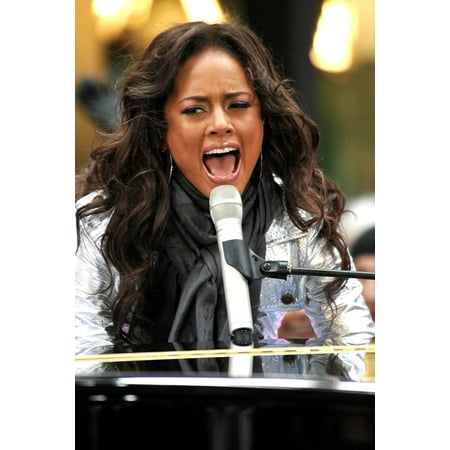 Alicia Keys On Stage For Nbc Today Show Concert With Alicia Keys