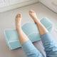 thumbnail image 4 of Almohada de apoyo para piernas con espuma viscoelástica para embarazadas | Funda de almohada extraíble y lavable | Ayuda para dormir durante el embarazo y alivia el dolor de espalda y cadera |, 4 of 5