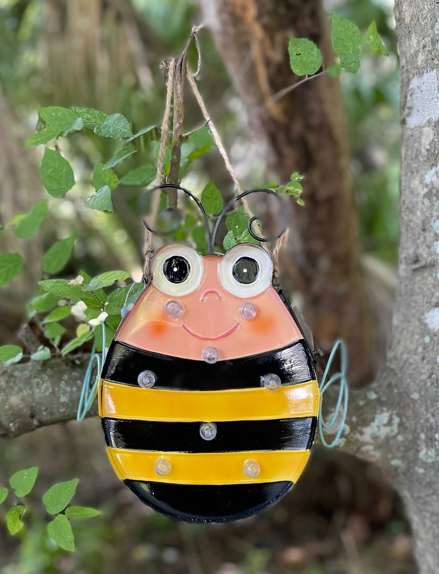 Things2Die4 Metal Bee Hanging LED Solar Garden Sculpture Light Yard Decor Art
