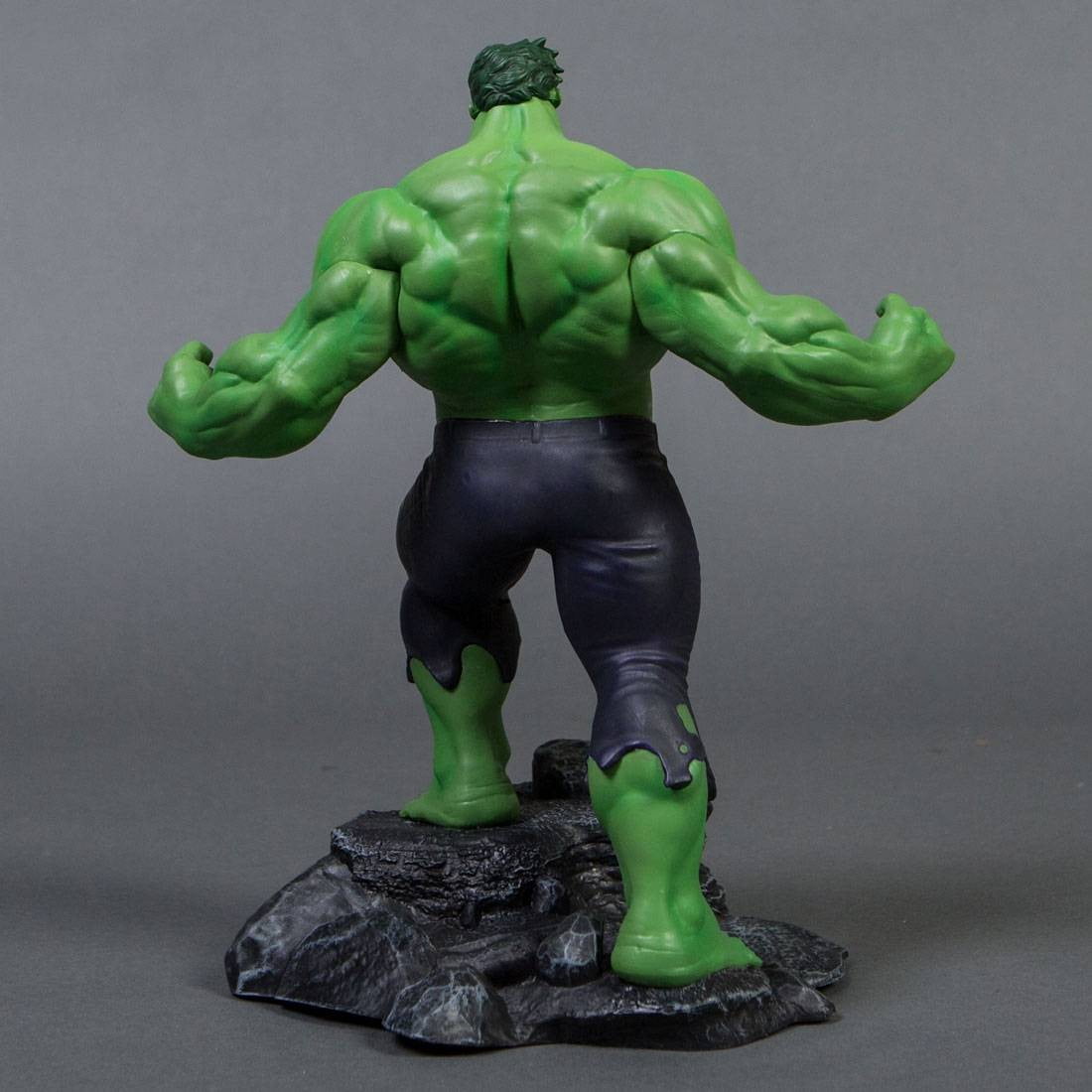 hulk pvc statue