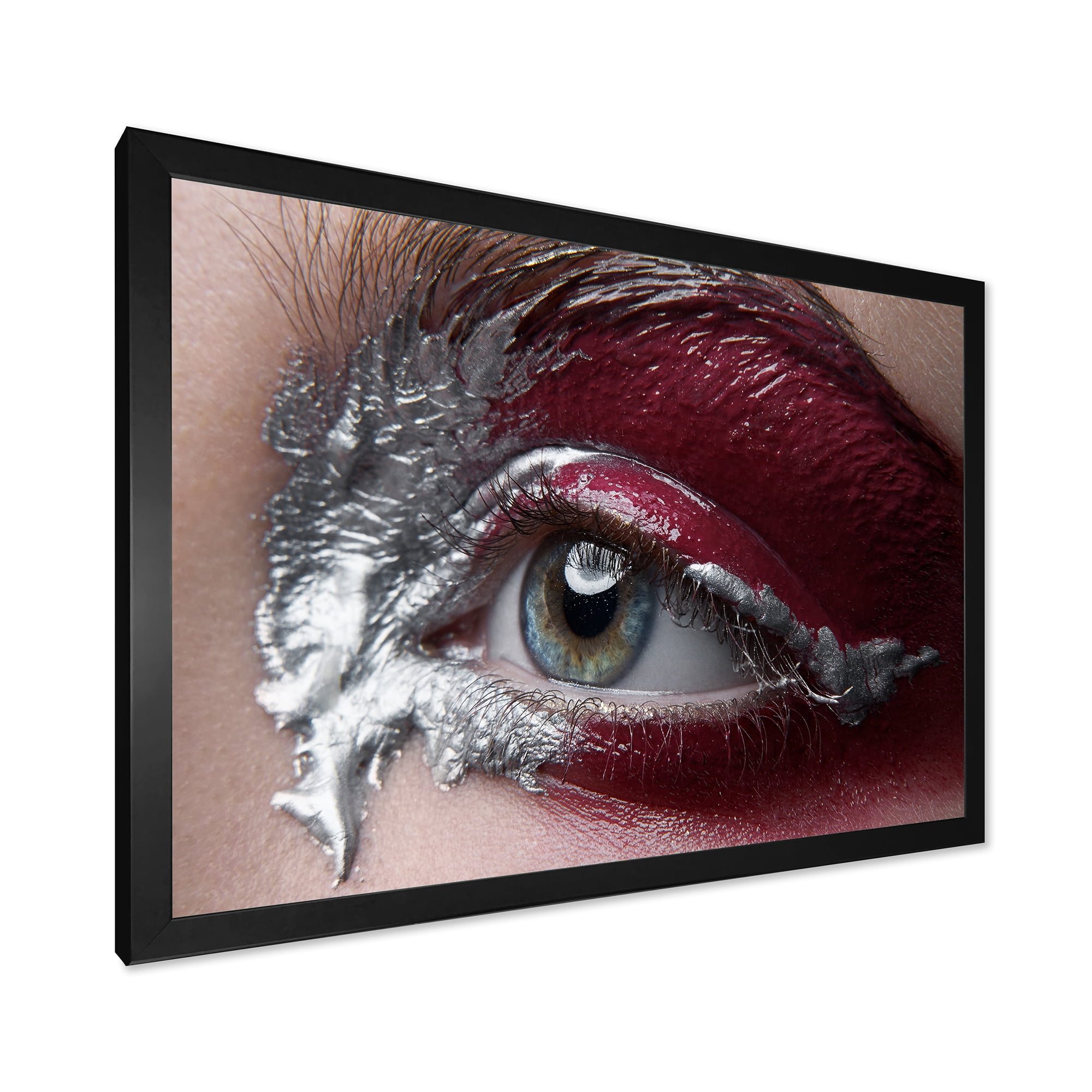 Designart 'Close Up of A Woman Eye With Red Makeup On' Modern Framed Art Print
