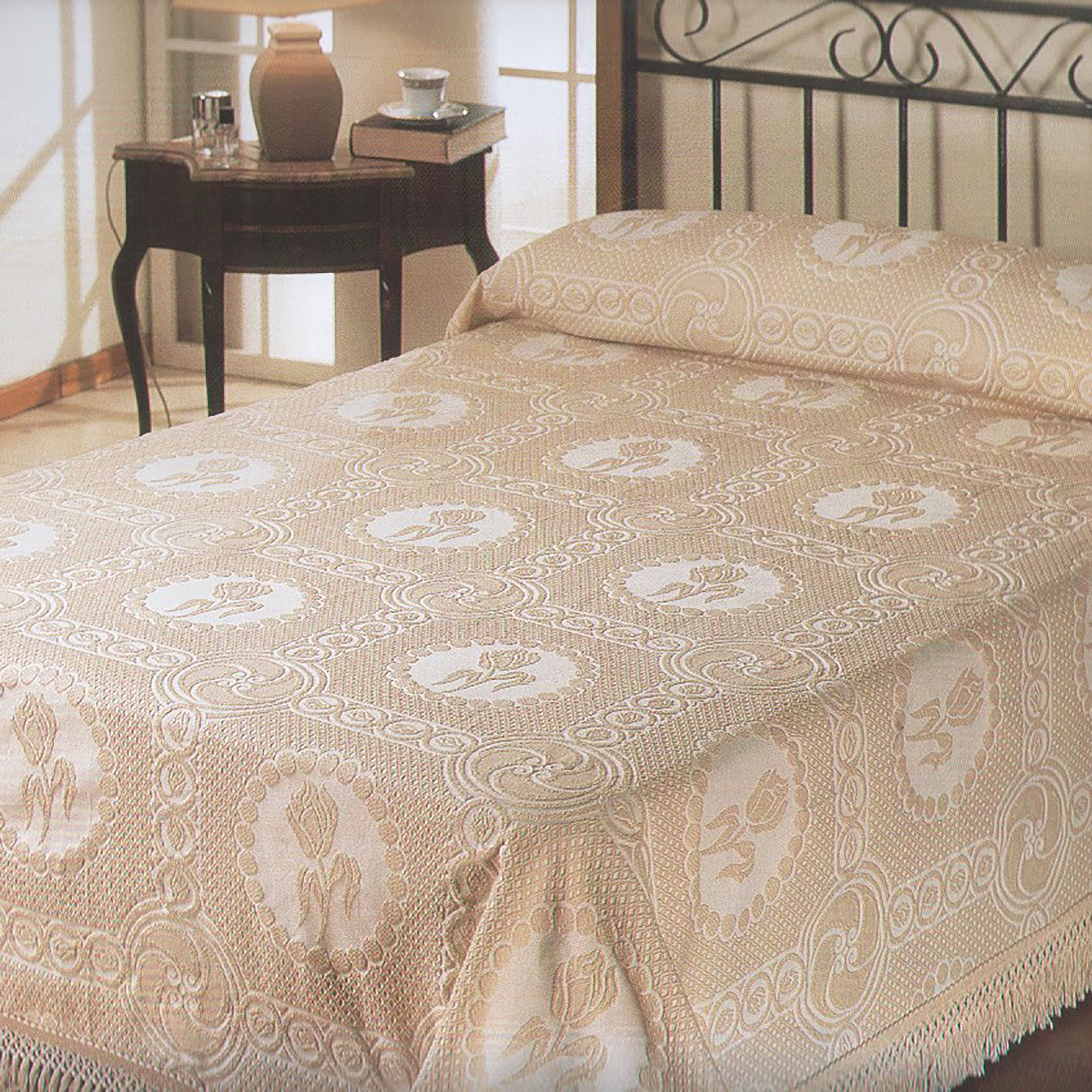 TULIPA BEDSPREAD IVORY CAL KING