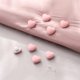 thumbnail image 1 of 8 pinzas para edredón con diseño de corazón | Pinzas antideslizantes para funda nórdica | Evitan que el edredón se mueva | Instalación segura sin agujas | Accesorios de cama de plástico rosa, 1 of 7