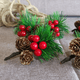 thumbnail image 2 of Decoración Navideña Artificial Con Piñas Y Bayas Rojas Verde 10pcs Xtellar verde, 2 of 4