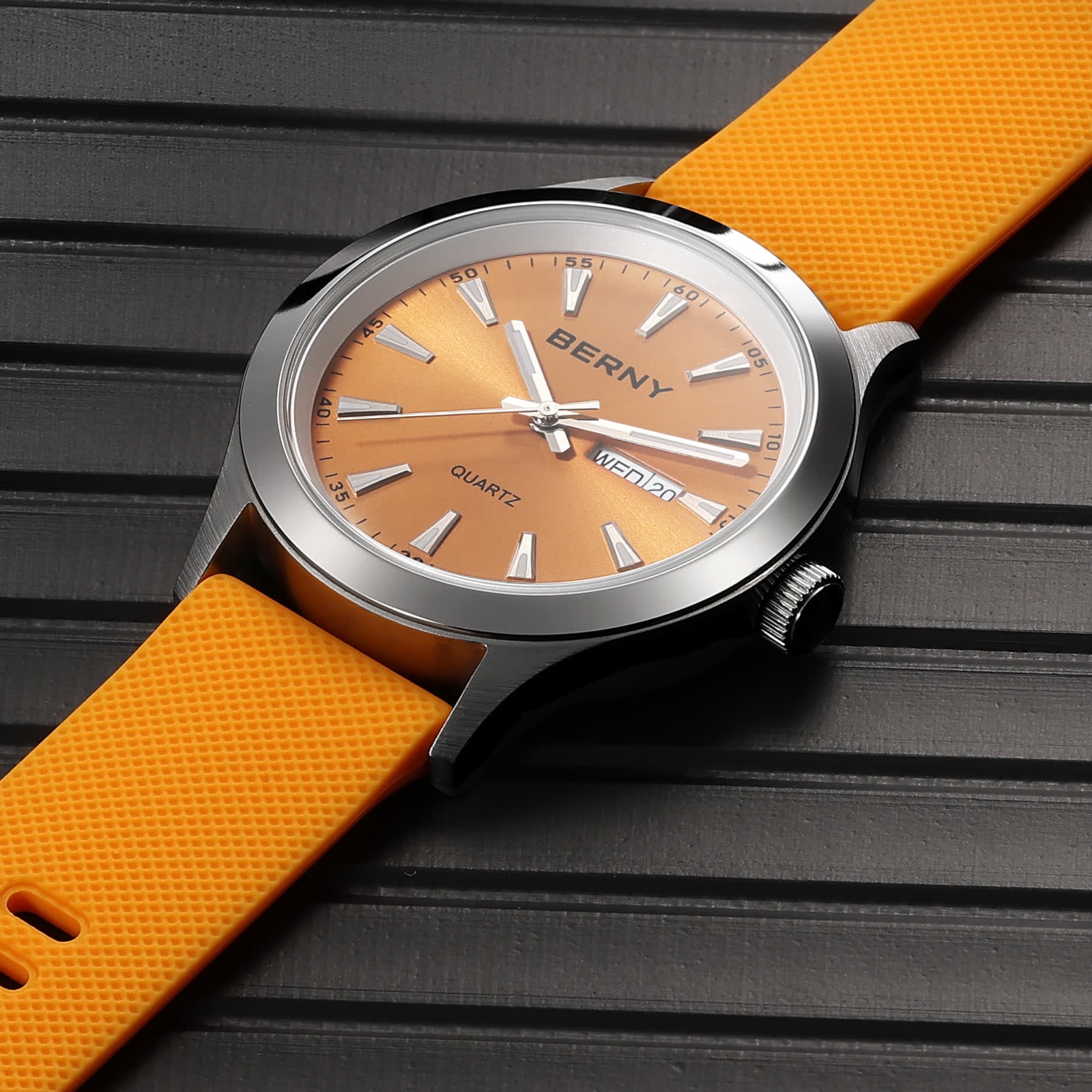 BERNY Quartz Watch for Men, Fashion Sports Men Watches with Silicone Strap, Date & Day Calendar, Casual Waterproof Men's Watch, Orange