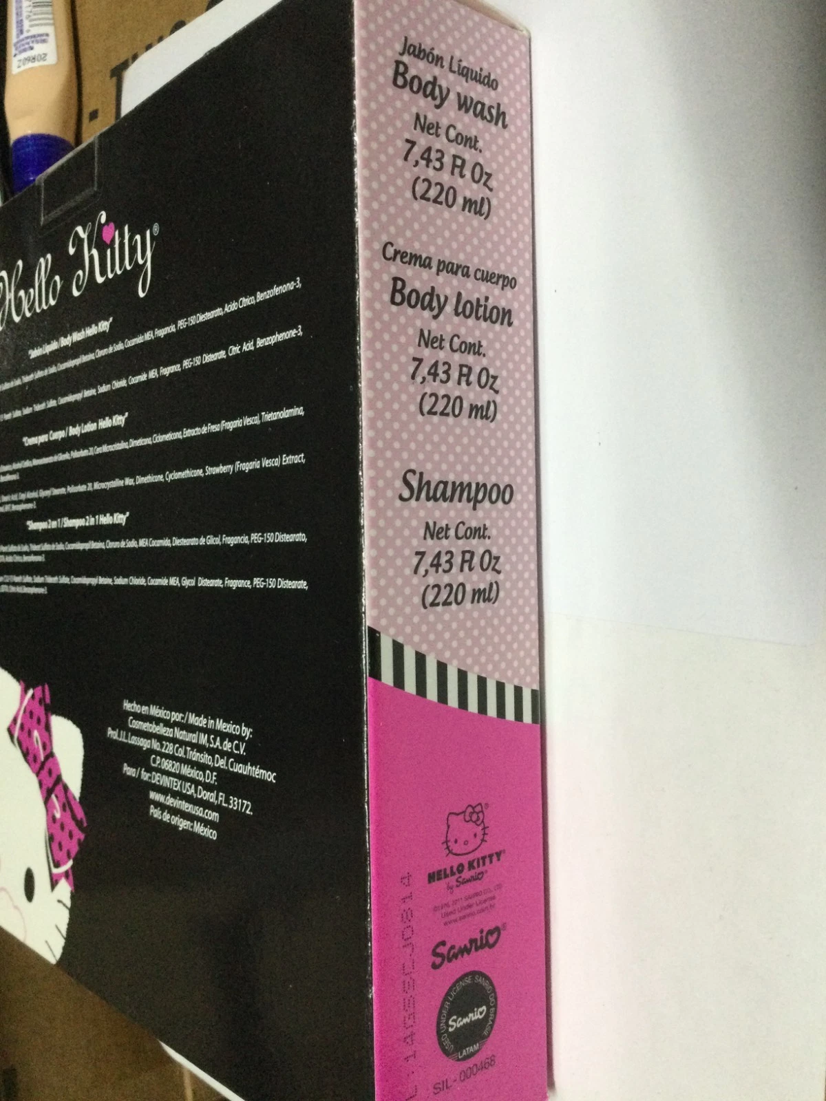 Hello Kitty Body Wash + Body Lotion + Shampoo Set de tocador NEW.