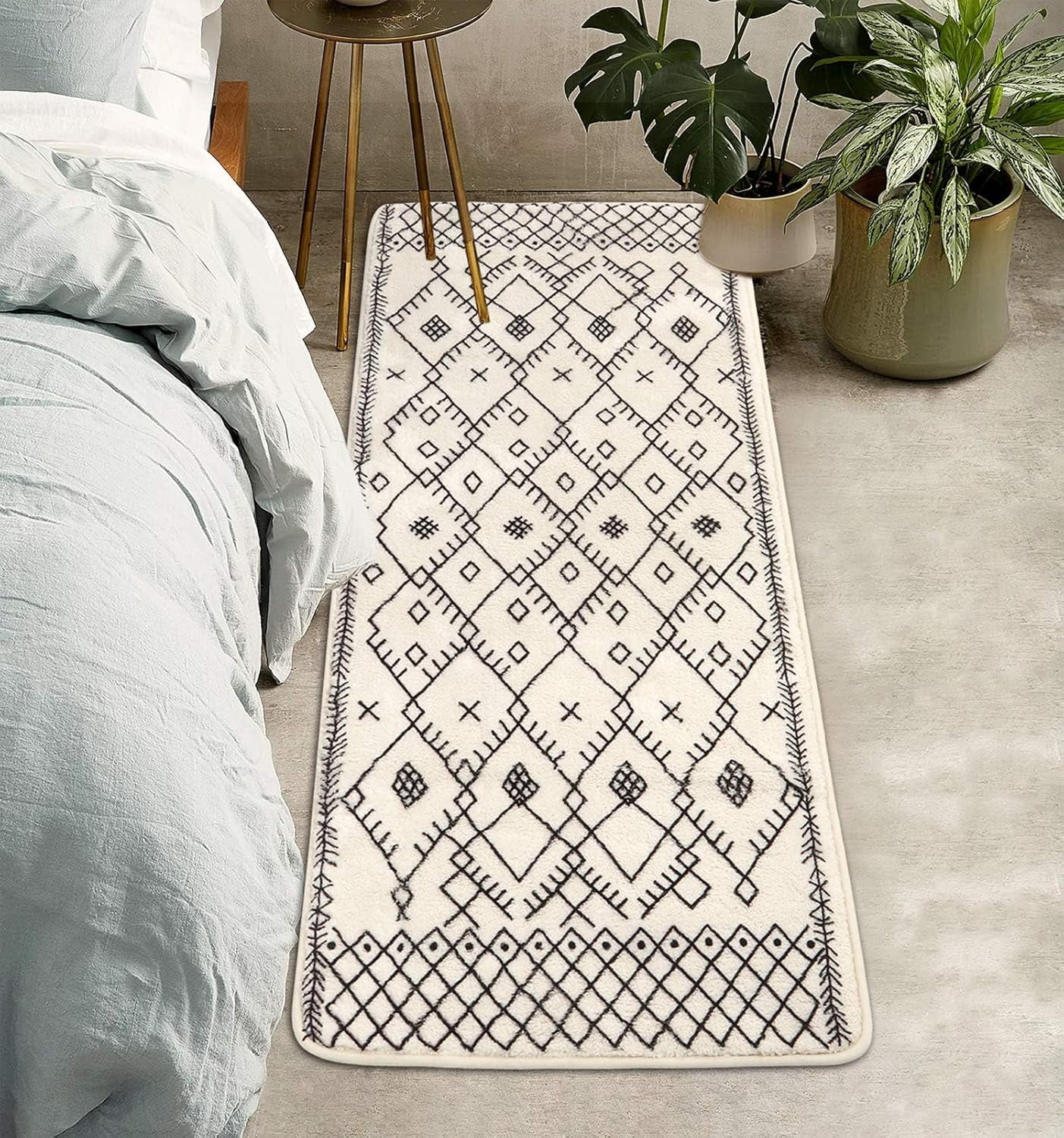 Bathroom Runner Rug 18x47 inch Long Boho Bath Mat Non-Slip Moroccan Farmhouse Gray Bath Rug Soft Velvet Machine Washable Bathroom Mats for Tub Sink Shower