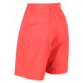 thumbnail image 4 of Regatta - Pantalones Cortos Chaska II para Mujer (Melocotón Neón), 4 of 4