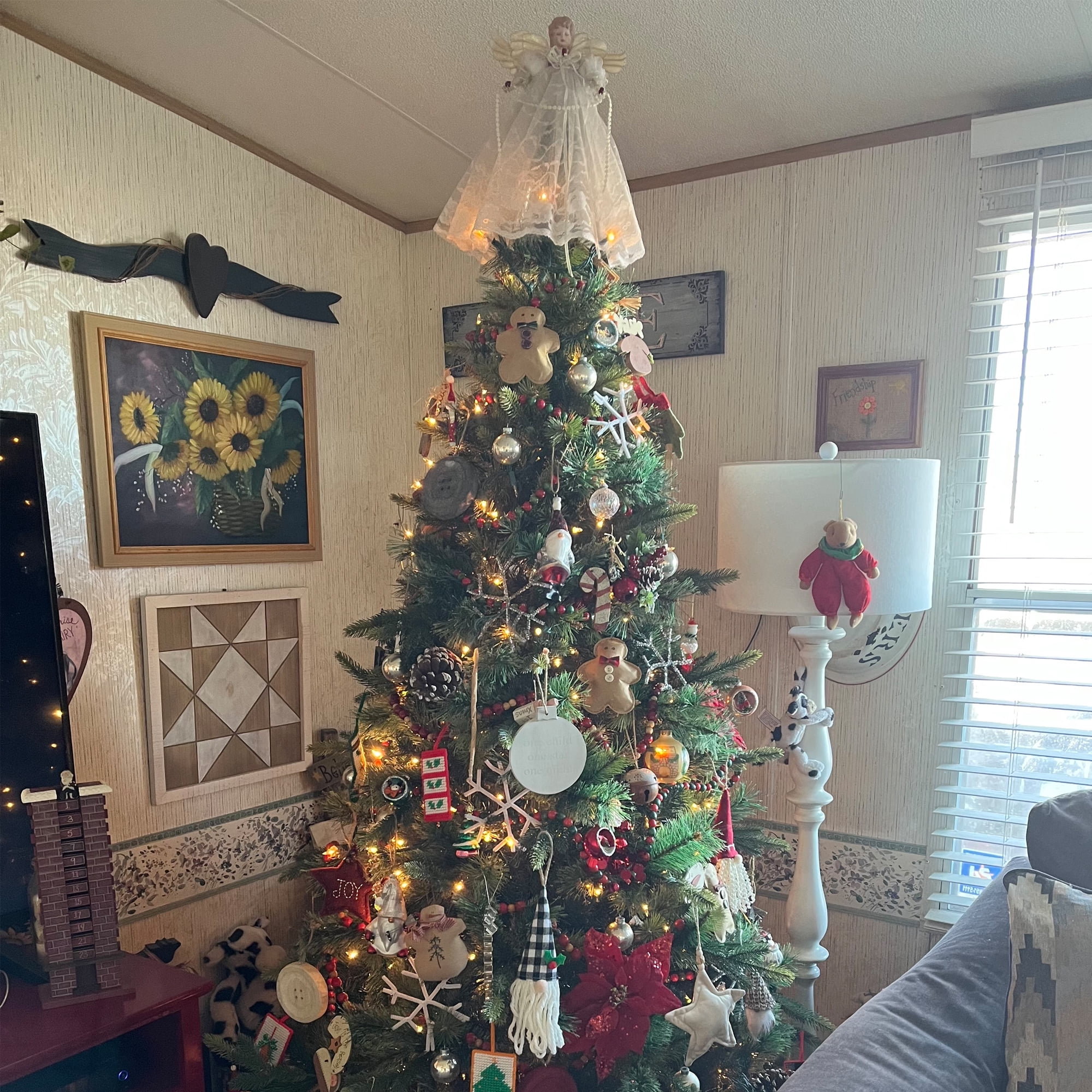 6.5' x 49" Cashmere Mixed Pine Full Artificial Christmas Tree - Unlit