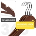 thumbnail image 2 of Perchas de madera UINICOR, paquete de 30 unidades, 2 of 7