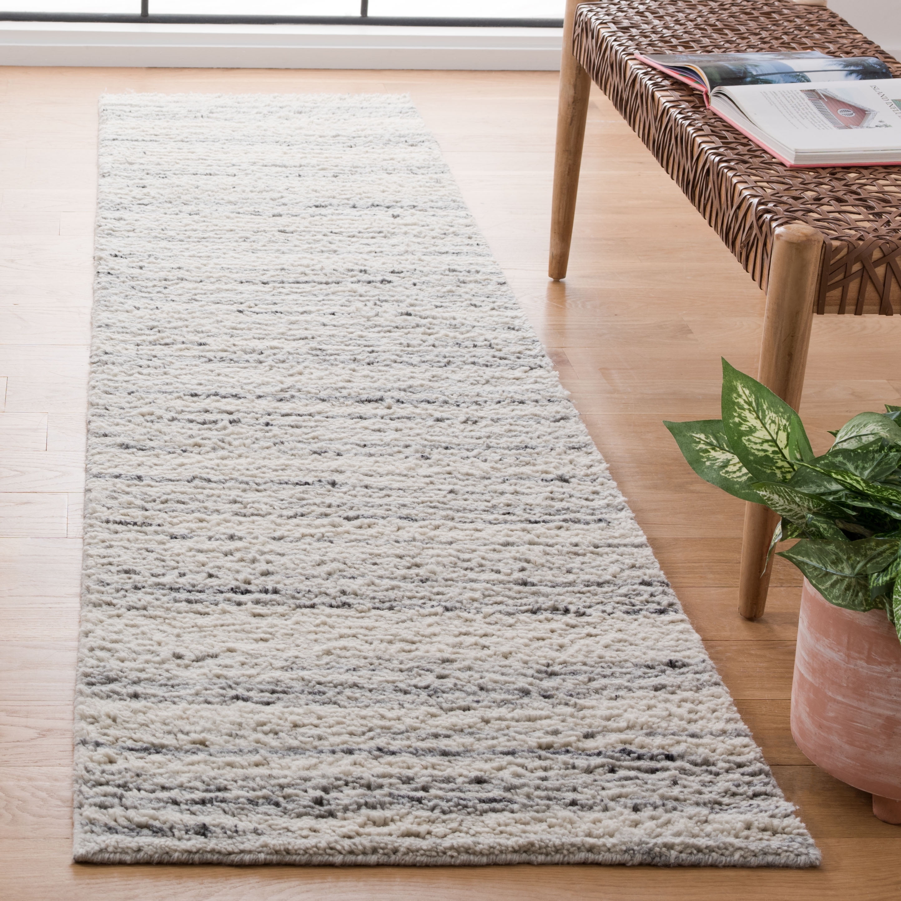 SAFAVIEH Casablanca Katharine Distressed Runner Rug, Grey/Ivory, 2'3" x 9'
