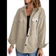 thumbnail image 3 of Chaqueta de Mujer de Gran Tamaño con Botones y Larga con Aberturas. Caqui XL, 3 of 5