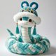 thumbnail image 4 of Serpiente de peluche de 41.3 pulgadas, suave, azul y blanco, con ojos grandes y mejillas sonrojadas | Adorno decorativo del Año Chino de la Serpiente, regalo para amigos, novias, hogar y oficina., 4 of 9