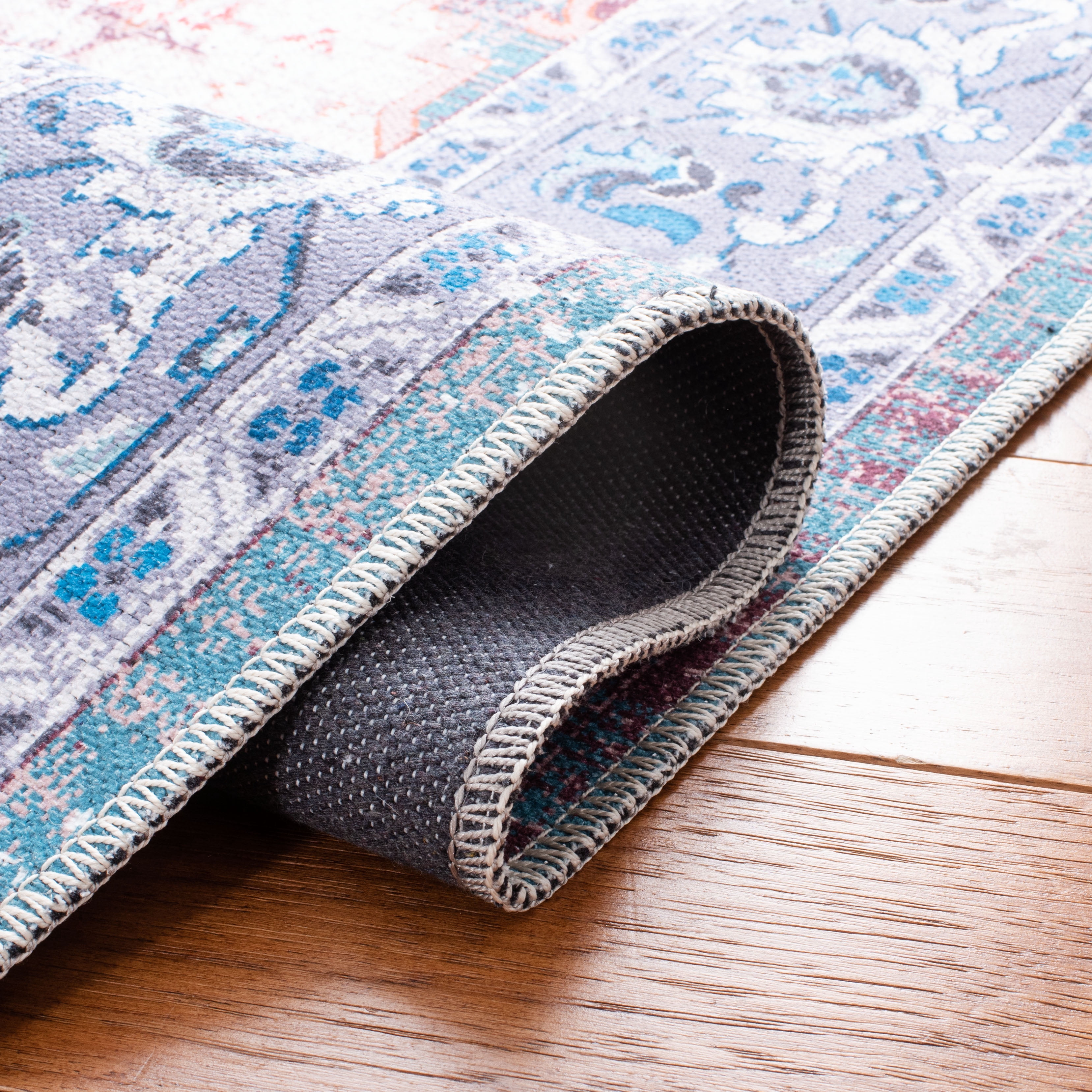 SAFAVIEH Serapi Collection SEP553P Rust / Blue Rug
