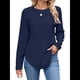 thumbnail image 2 of Camiseta Informal de Larga para Mujer, con Cuello Redondo, Dobladillo Curvo y Botones en la Espalda, Estilo Moderno y Holgado. Azul Marino M, 2 of 9