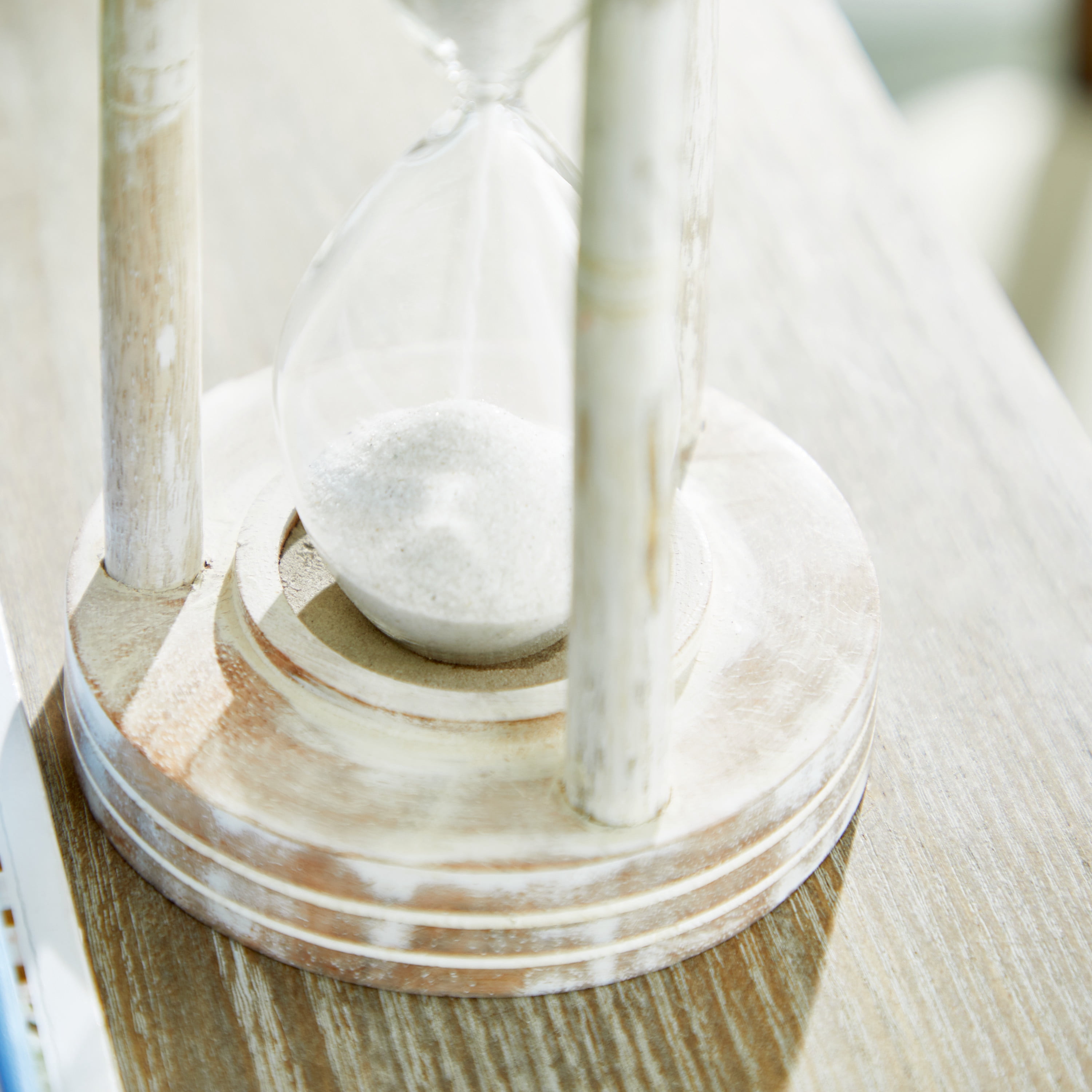 DecMode Farmhouse Wood Sand Filled Glass Timer 4"W x 7"H with Mango Wood Frame and Distressed White Finish
