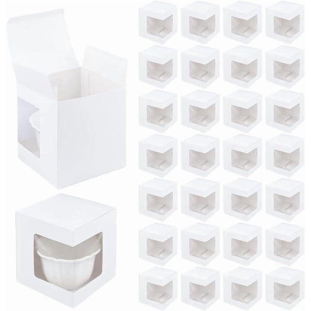 36 cajas para tazas de regalo, cajas blancas para tazas de café con ventana transparente; paquete mostrado apilado y abierto en vista frontal y 3/4, cartulina de superficie lisa y bordes limpios, medidas aprox. 105.5 x 110 x 125 mm (4.15 x 4.33 x 4.92 in), aptas para tazas de 11 oz, 12 oz y 15 oz; ideales para empaque, tiendas y manualidades.