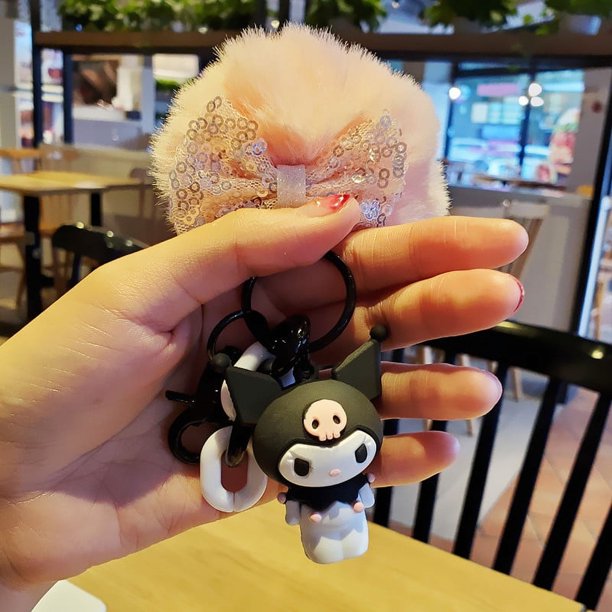 Lindo dibujo animado de silicona Kuromi Hello Kitty canela perro pingüino pudín perro bola con pelo llavero para mujer bolso Coche