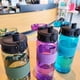 thumbnail image 5 of Botella de agua portátil para deportes al aire libre, vaso de plástico Multicolor de 500ML con asa para estudiantes, viaje al aire libre, gimnasio, 5 of 5