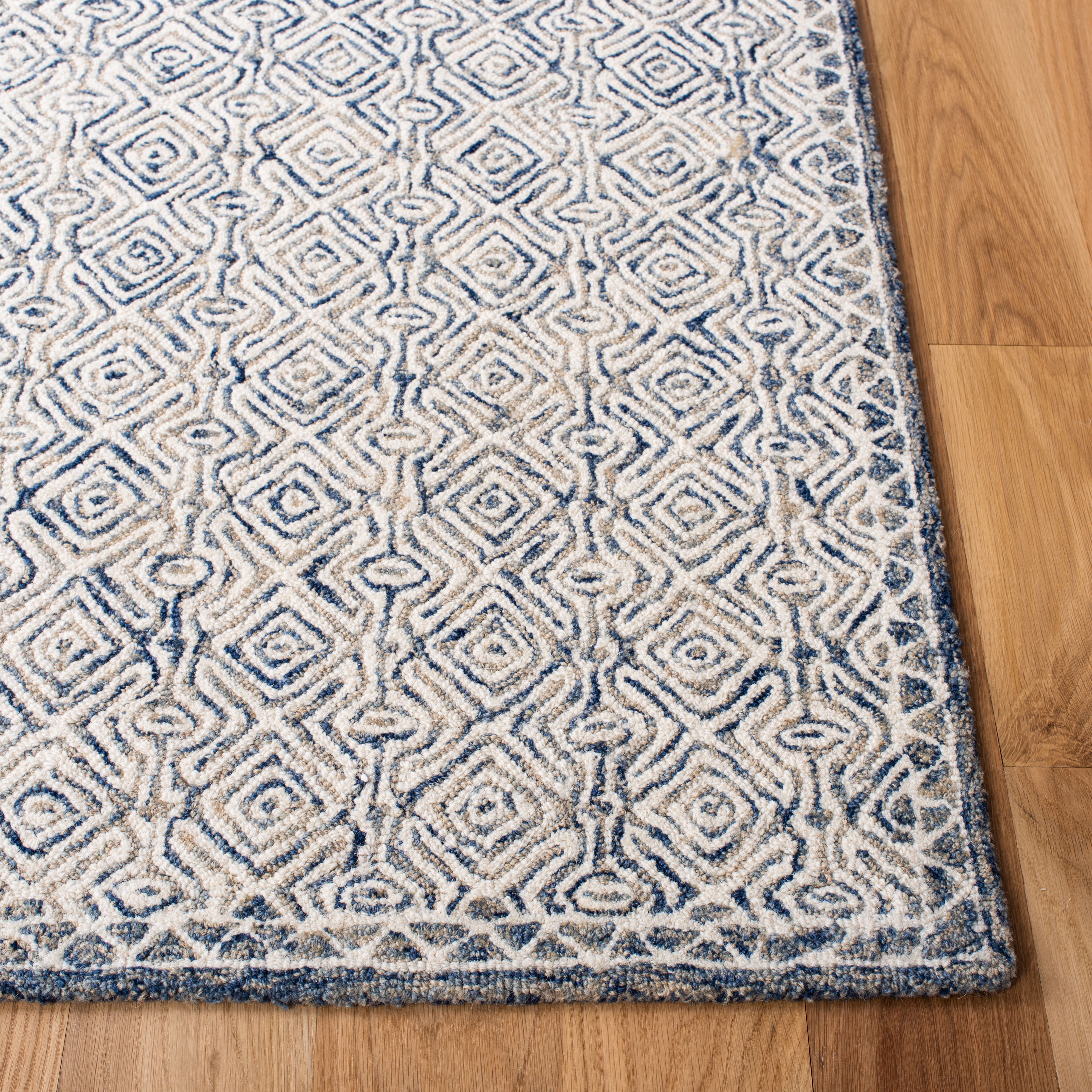 SAFAVIEH Micro-Loop Winthrop Geometric Area Rug, Navy/Ivory, 3' x 3' Square