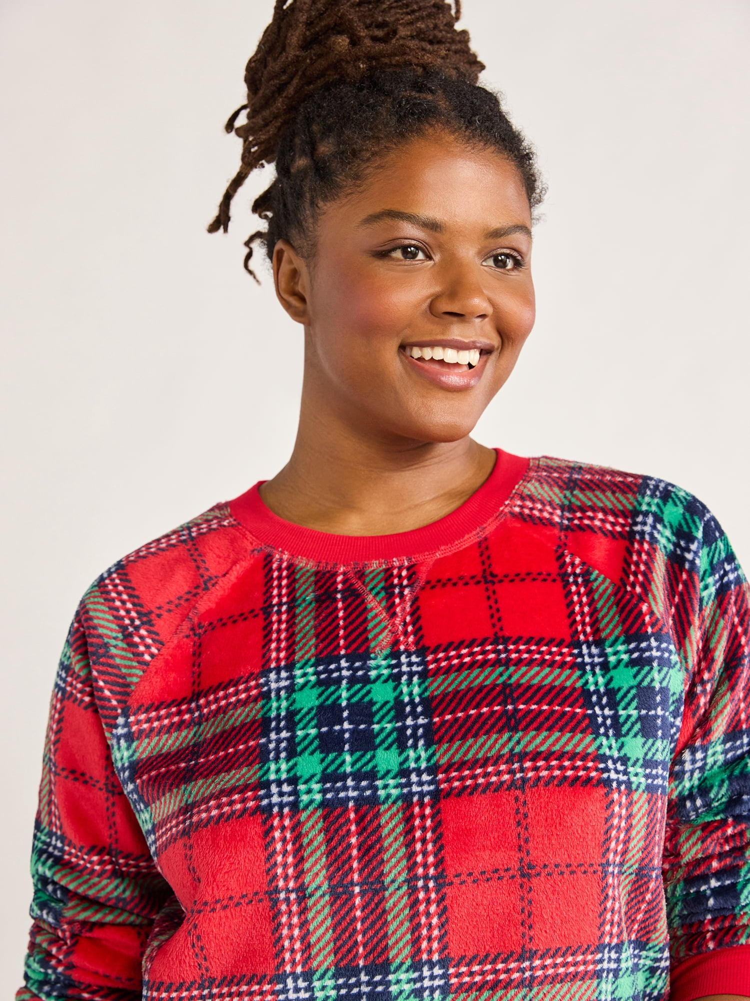 Joyspun Women's and Women’s Plus Plush Sleep Top with Long Sleeves, Sizes XS-3X