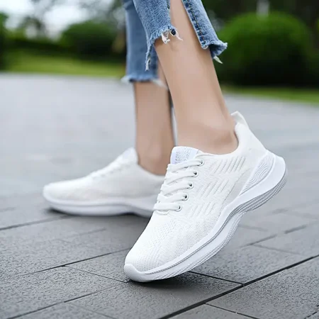 

Outdoor Soft Sole Flying Woven Sneakers Breathable Lace-Up Running Shoes Women‘s Footwear