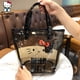 thumbnail image 4 of Bolsa de cosméticos de Hello Kitty de PU, bolso de mano con impresión transparente Sanrio, impermeable, de almacenamiento de alta capacidad, estuche de maquillaje Cinnamoroll, 4 of 4