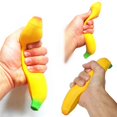 thumbnail image 3 of Jouet Anti-Stress Banane à Presser et Mouler Jaune, 3 of 4
