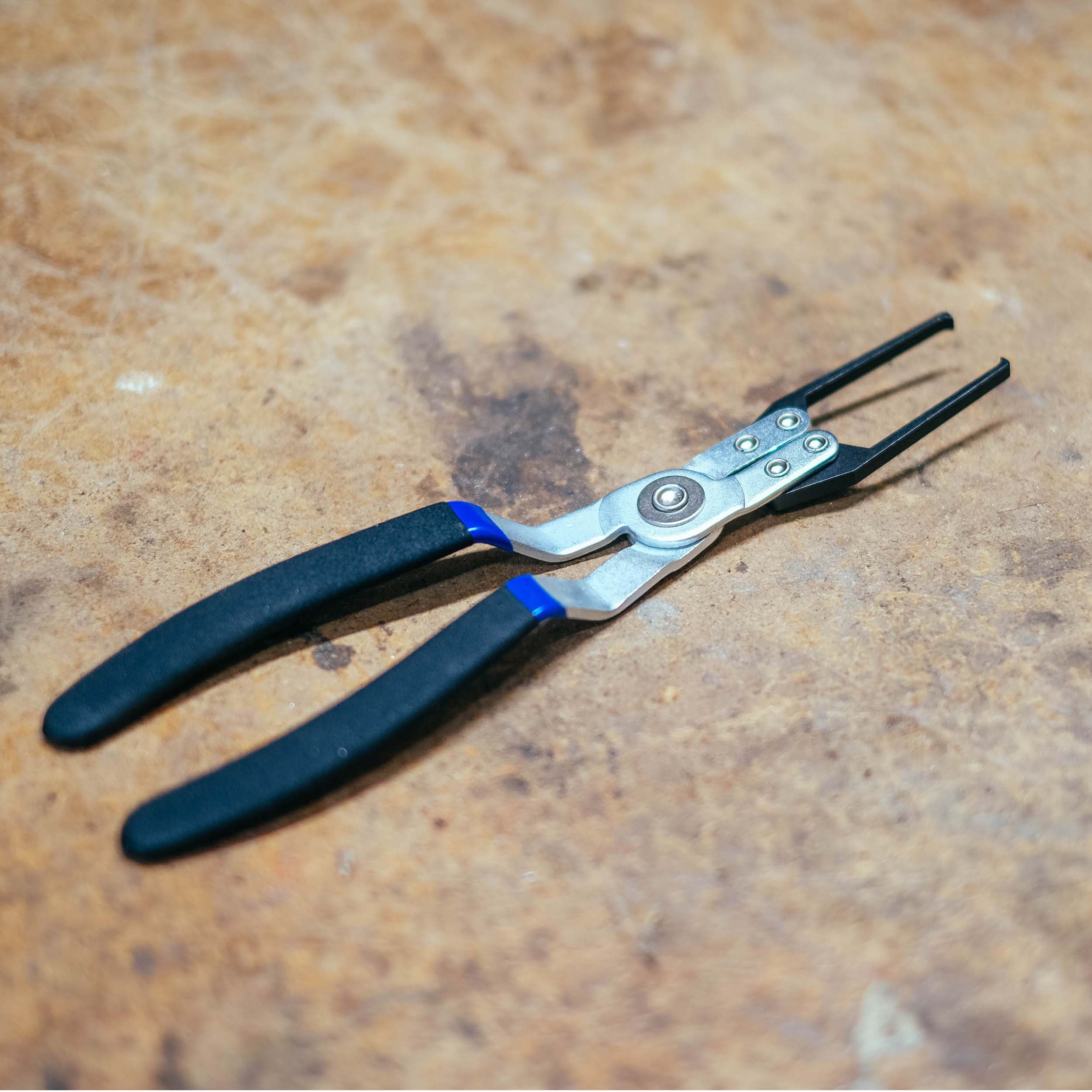 Relay & Fuse Pliers Angled Tip 