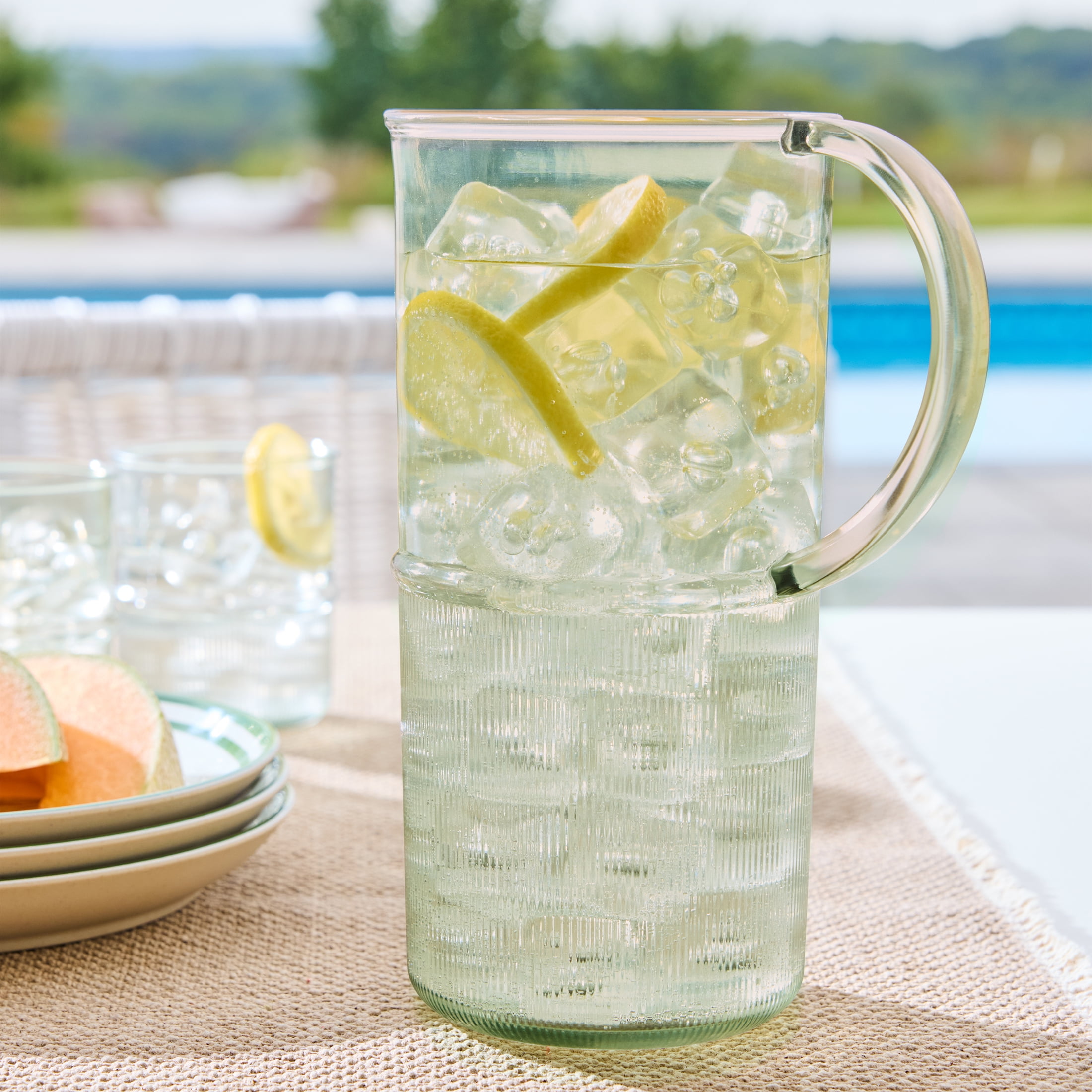 Better Homes & Gardens Pichet en Acrylique Teinté Texturé, Vert, 1 Unité