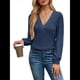 thumbnail image 3 of Camiseta Informal de Larga con Cuello en V y para Mujer, Color Liso Azul Marino XL, 3 of 9