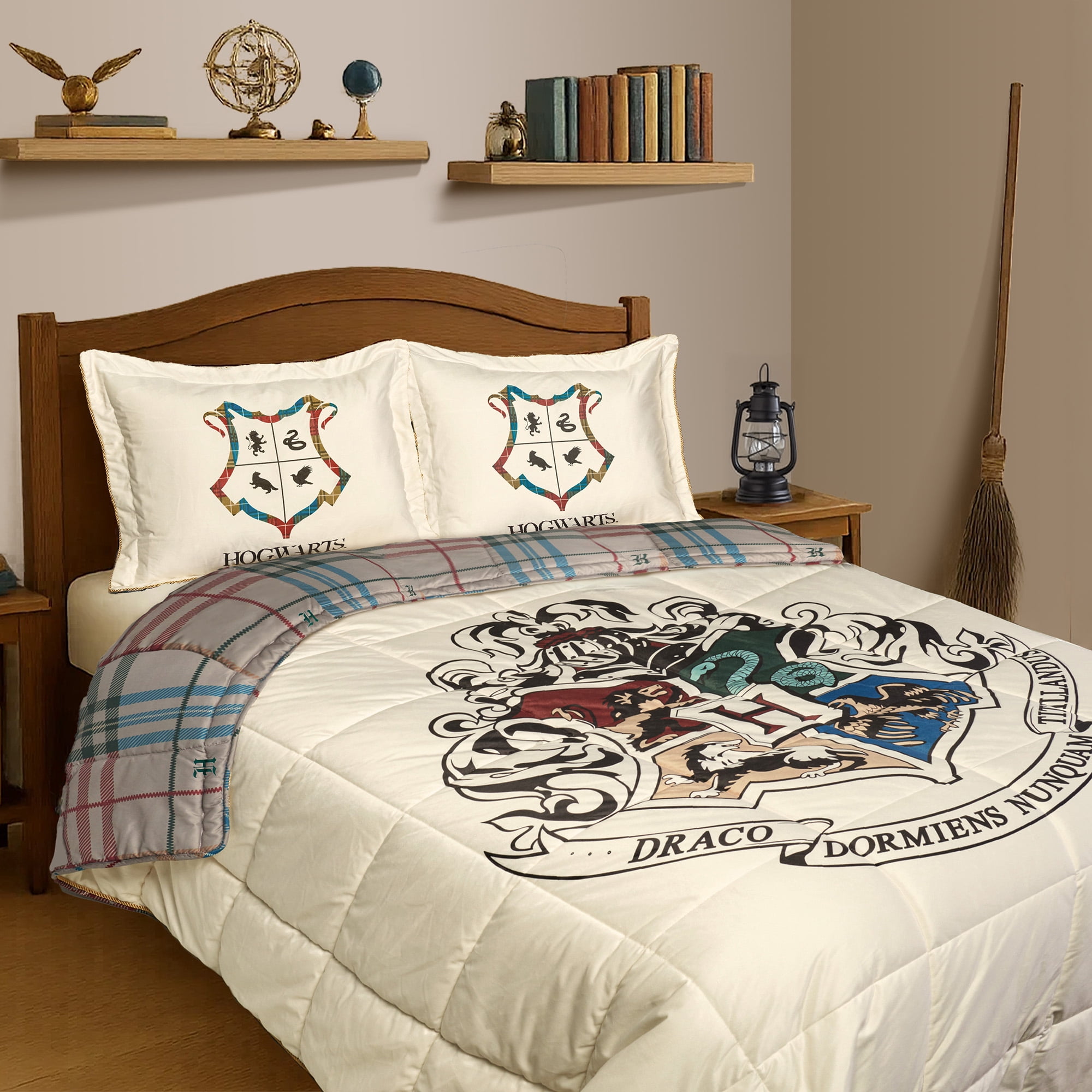 Harry Potter Academic Heraldry 3 Piece Full/Queen Bedding Set for All Ages