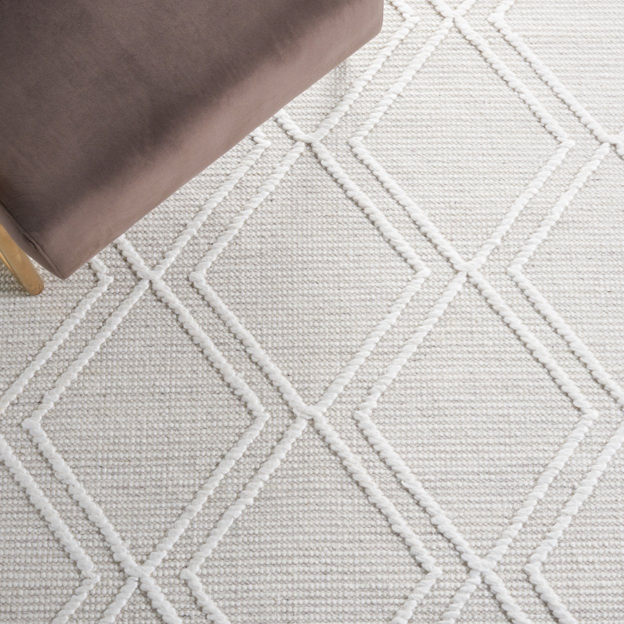SAFAVIEH Kilim Meryll Diamond Polyester Area Rug, Light Grey/Ivory, 6' x 6' Square