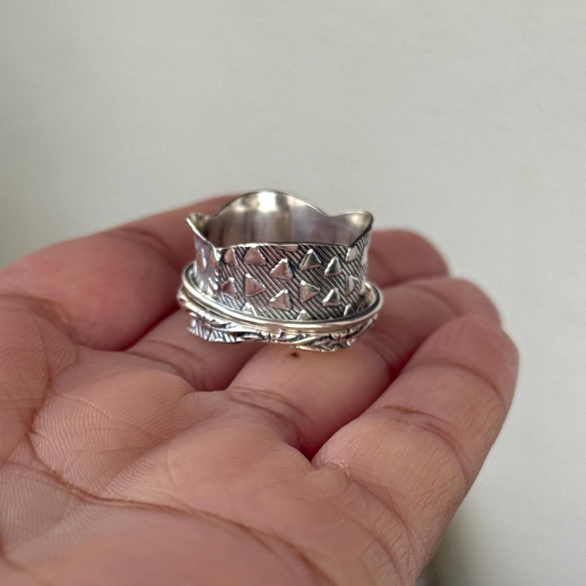 SS DESIGNS- Handmade Thumb Fidget Spinner Ring for Women – 925 Boho Anxiety Ring, Stress-Relief Meditation Spinner Band, Unique Birthday Gift