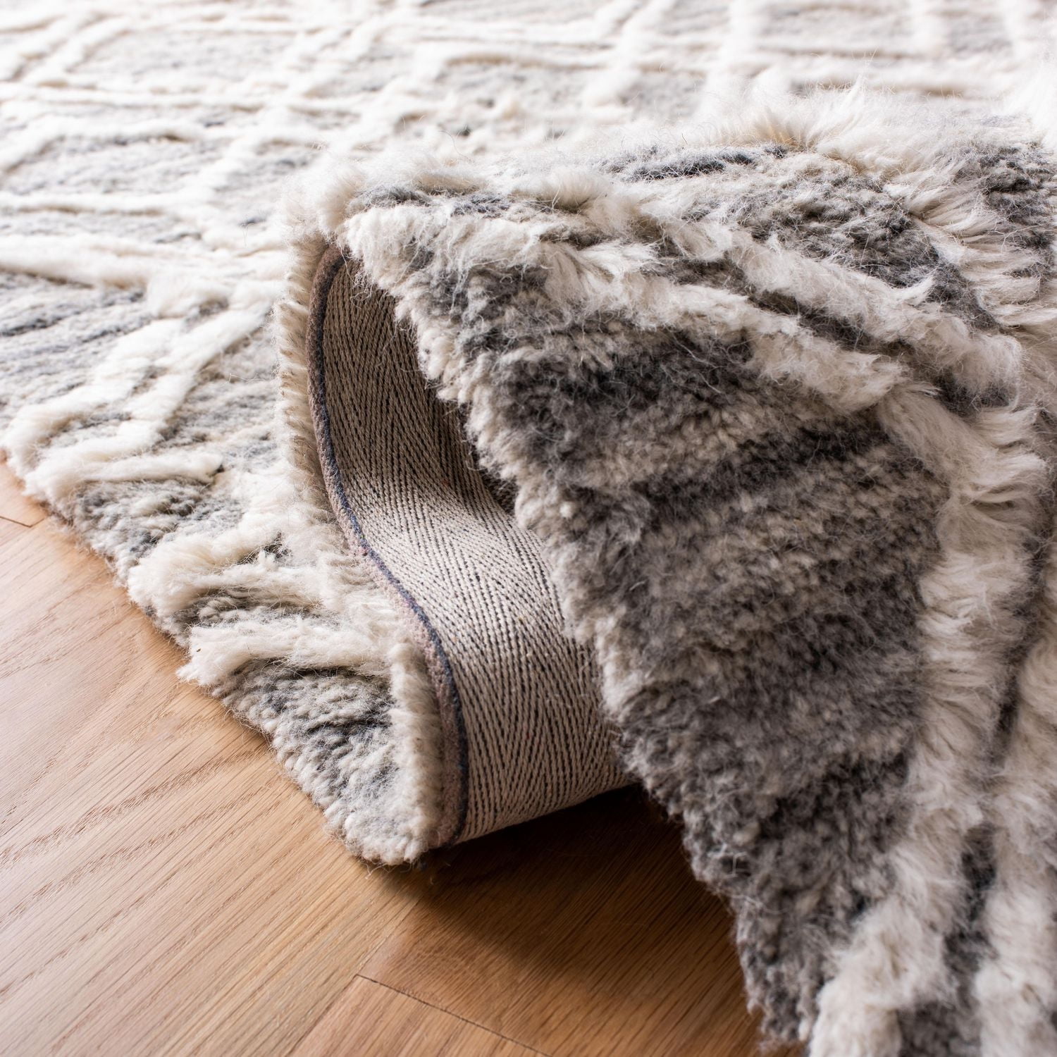 SAFAVIEH Casablanca Selma Abstract Geometric Shag Area Rug