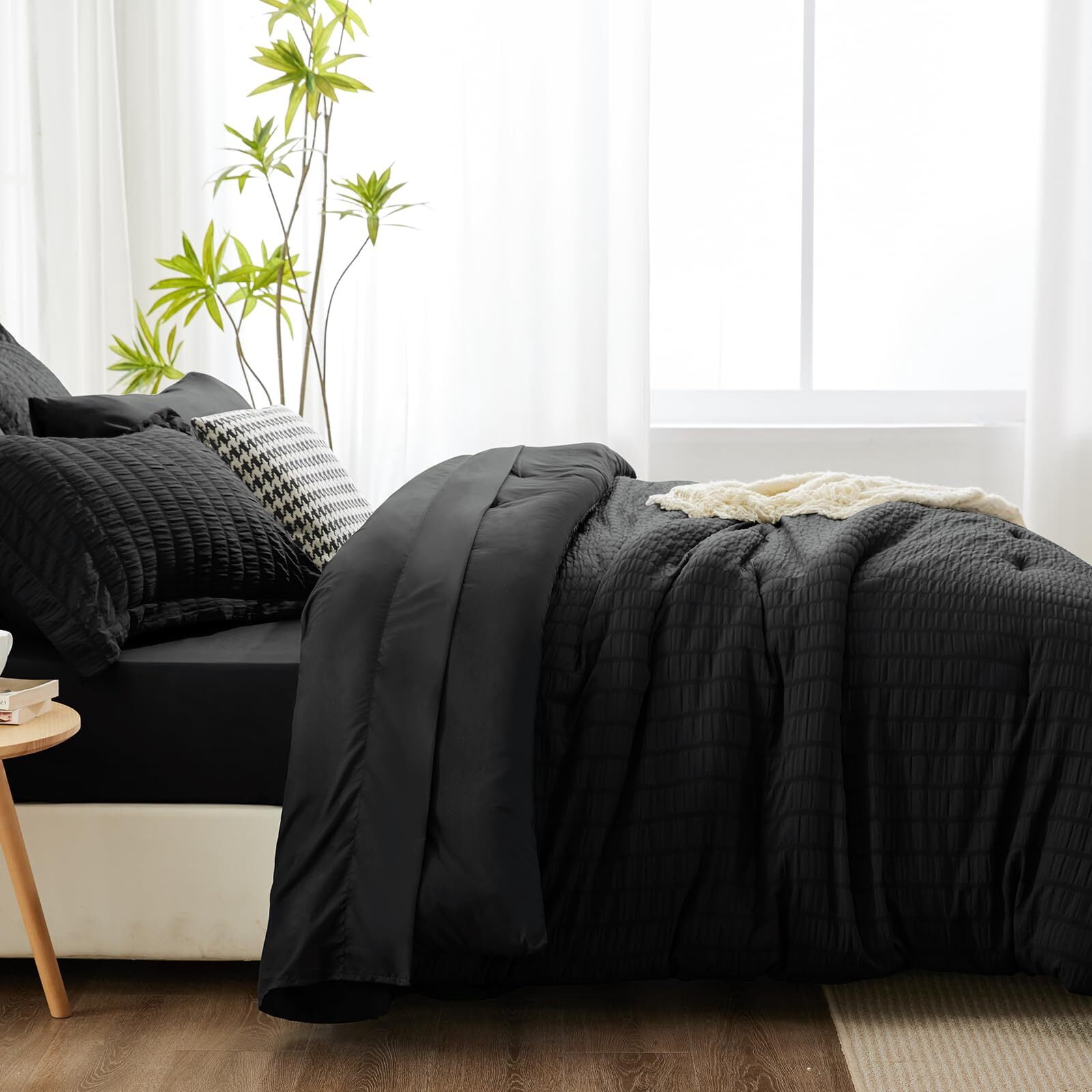 JUSTLET Queen Seersucker Comforter Set with Sheets Black Bed in a Bag 7-Pieces All Season Bedding Sets with Comforter, Pillow Sham, Flat Sheet, Fitted Sheet, Pillowcase