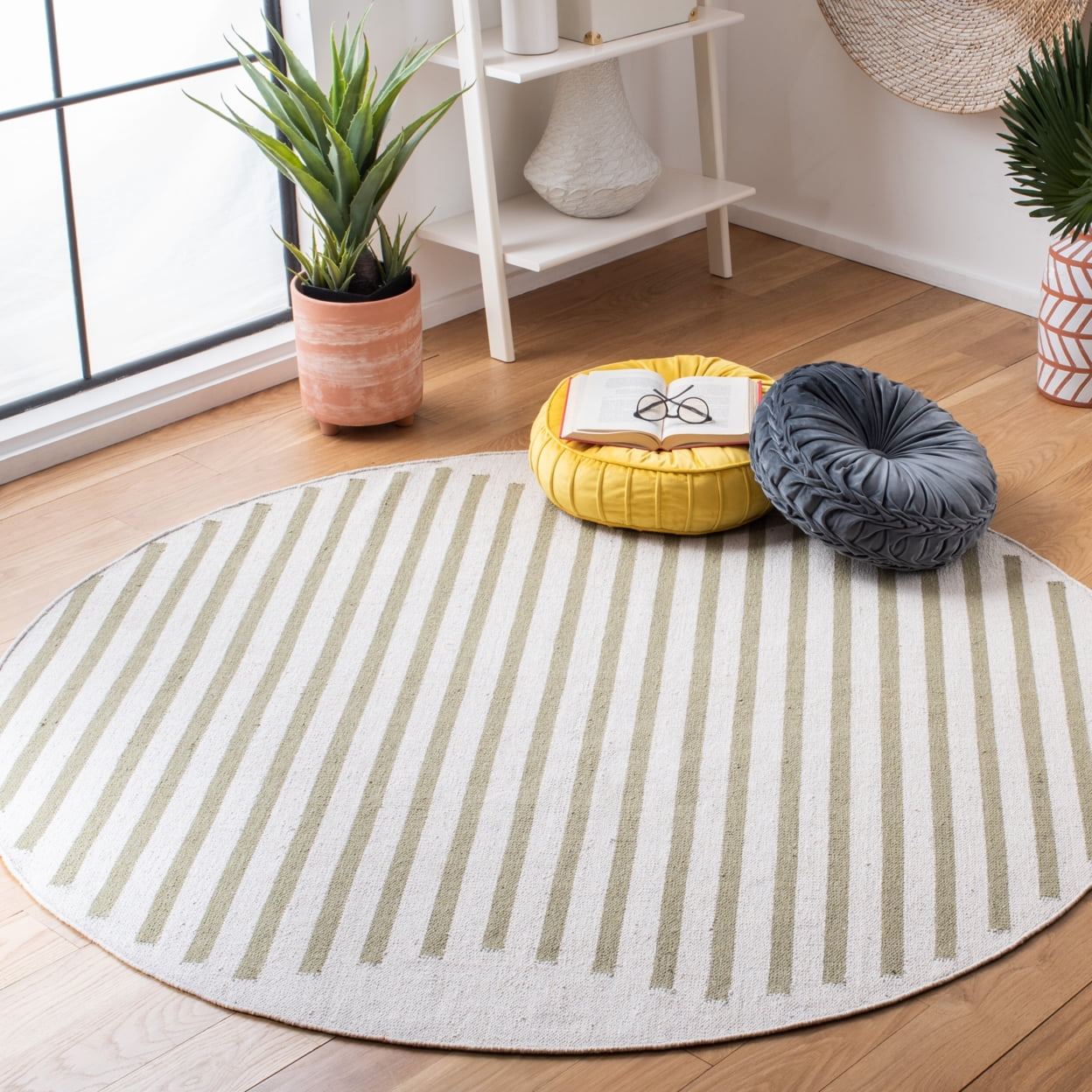 SAFAVIEH Montauk Amadine Striped Cotton Area Rug, Ivory/Light Green, 8' x 10'
