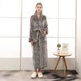 thumbnail image 1 of Camisón de franela de gran tamaño para parejas de otoño e invierno, bata de baño extendida gruesa con costuras de terciopelo Bei Bei para hombres y mujeres, 1 of 6