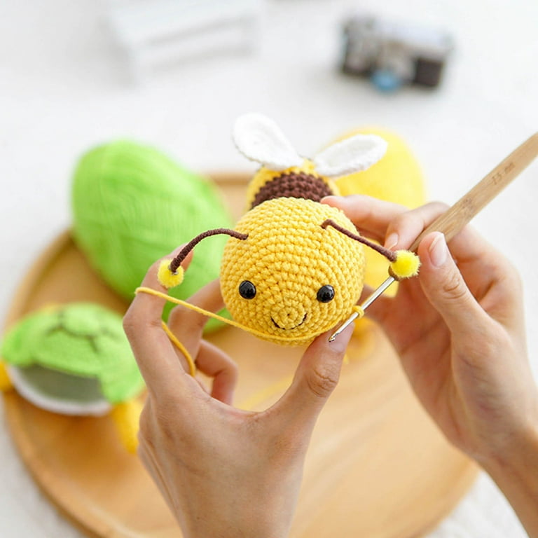 Aurigate Turtle Bee Crochet Kit for Beginners - DIY Cute Crocheting Kit for Beginners, with Step-Step Guide and Video Tutorials Beginner Craft Set