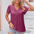 thumbnail image 3 of Top de verano para mujer, camiseta informal holgada de manga corta con volantes y busto fruncido con cuello en V para mujer, color morado y rojo L, 3 of 7