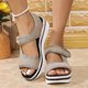 thumbnail image 2 of MKLEKYY Sandalias de Plástico para Mujer, Sandalias de Moda para Primavera y Verano para Mujer, Con Suela Gruesa y Hebilla Floral, Estilo Casual., 2 of 4