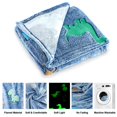 thumbnail image 4 of Manta TEHALK Dinosaur Glow in The Dark para niños, 100% poliéster, 4 of 6