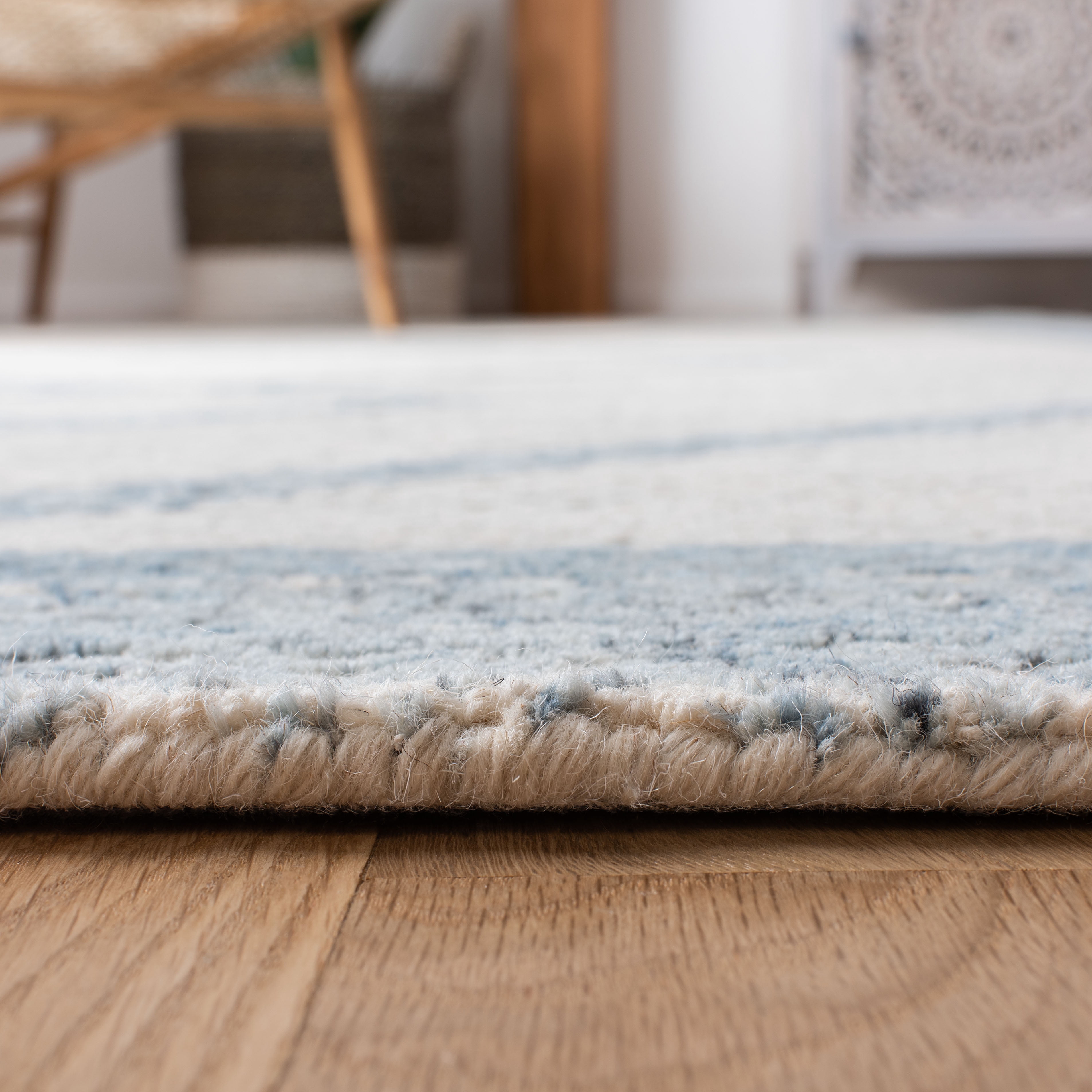 SAFAVIEH Abstract Grosvenor Geometric Wool Area Rug, Ivory/Blue, 6' x 6' Square