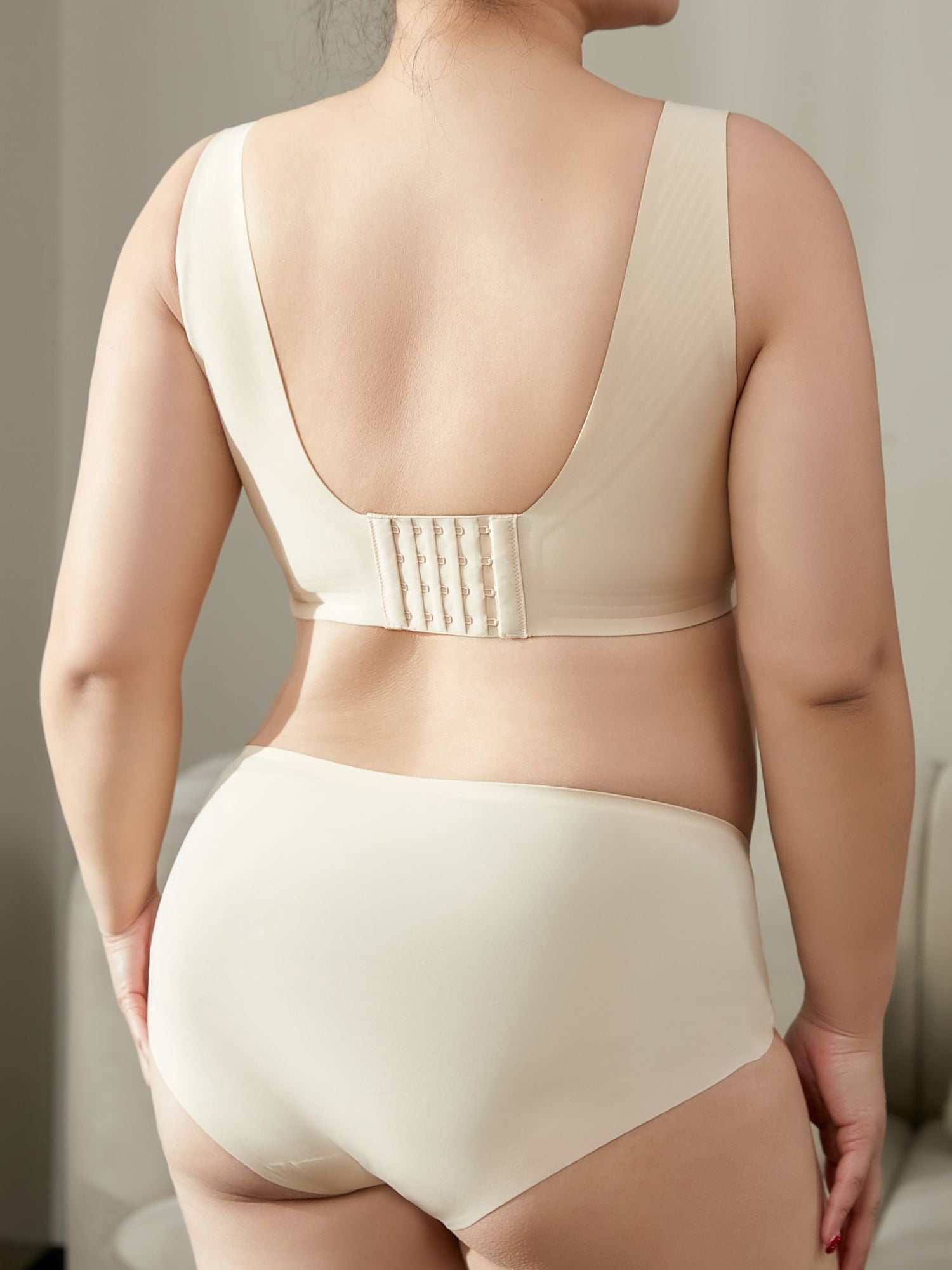 YOURISS Plus Size Wireless Seamless Bra, Full Coverage, Breathable 0.2cm Cups, Side Support U-Back, 5-Row 4-Hook T-Shirt Bra, Beige White 2XL